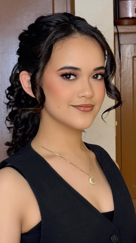Maquillaje y peinado recogido realizados por Mariana Gutiérrez